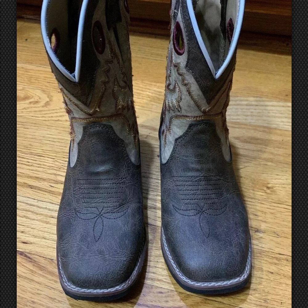 Kids Laredo cowboy boots size 12